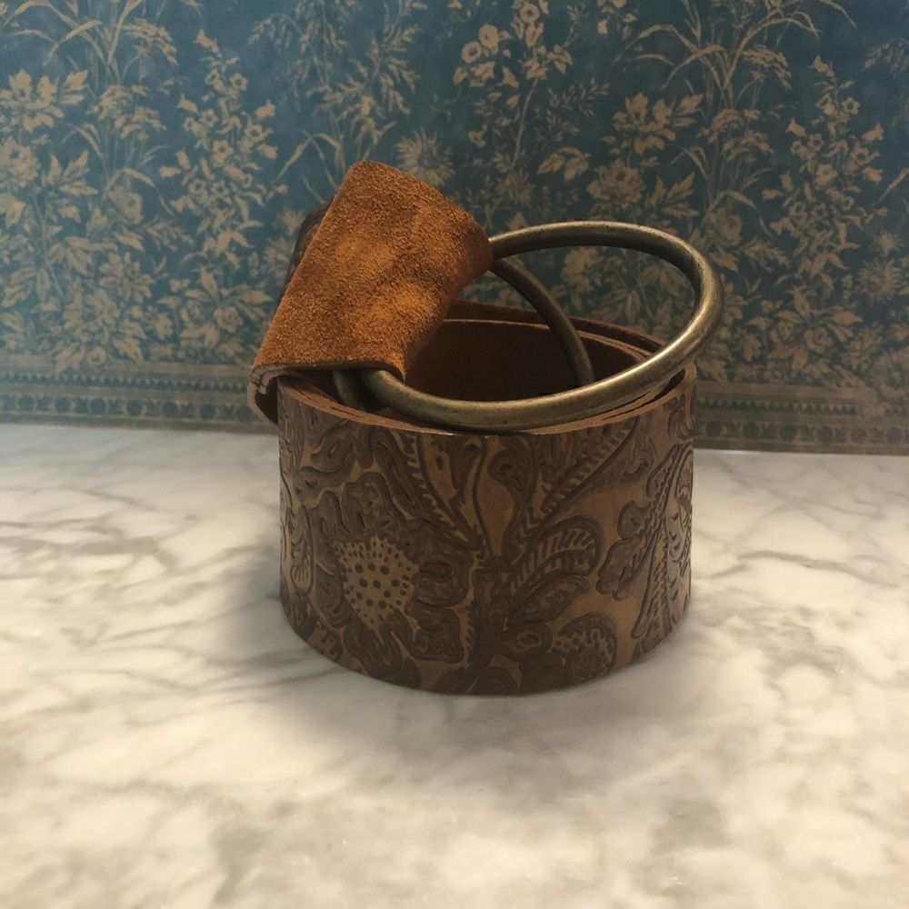 Vintage Streets Ahead Tooled Leather O-Ring Belt